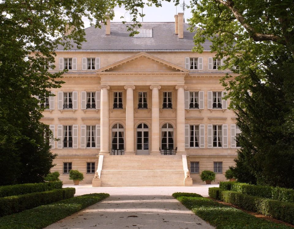 Bordeaux – przewodnik po apelacjach i szczepach
