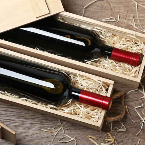 Wino na prezent: Propozycje na upominki dla miłośników wina